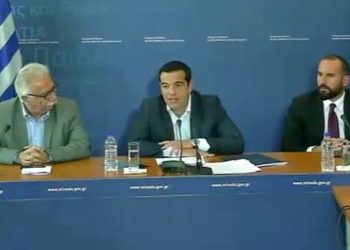 VIDEO: Δείτε ολόκληρη τη συνέντευξη του Αλέξη Τσίπρα στο Υπουργείο Παιδείας