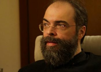 Πατήρ Ανδρέας Κονάνος: «Κάνουμε το παιδί μας σκουπίδι και μετά λέμε ‘Γιατί δεν μ΄αγαπάει το παιδί’».