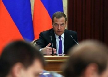 Παραιτήθηκε η κυβέρνηση της Ρωσίας