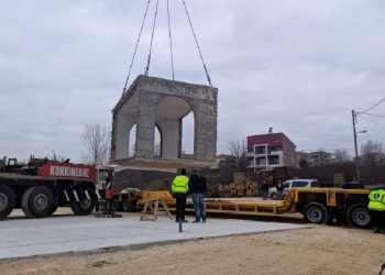 Κομμάτι- κομμάτι εκφορτώνεται ο ναός του Αγίου Παϊσίου (VIDEO)