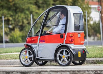 Κίνητρα για απόκτηση και χρήση ηλεκτροκίνητων οχημάτων εξετάζει το υπ. Περιβάλλοντος