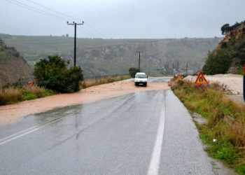 H κακοκαιρία φέρνει απαγόρευση κυκλοφορίας στον ΒΟΑΚ