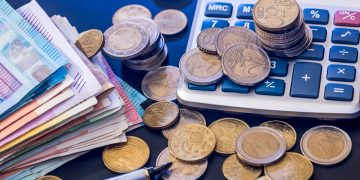 Εισφορές: Πώς θα γίνει η μείωση και ποιους αφορά