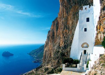 Συνεδρίασε η κοινή επιτροπή Εκκλησίας και ΥΠΟΤ για τον θρησκευτικό τουρισμό