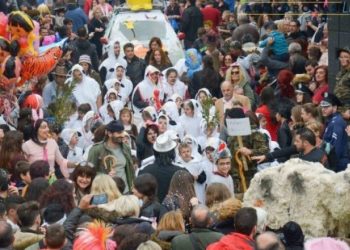 Μπαράζ ακυρώσεων των καρναβαλικών εκδηλώσεων στην Κρήτη – Μεγάλο το οικονομικό πλήγμα