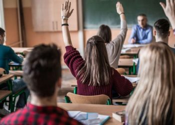 Σεξουαλική αγωγή: Μπαίνει στο υποχρεωτικό ωρολόγιο πρόγραμμα των σχολείων