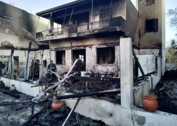 Παρανάλωμα του πυρός καφετέρια στο Μύρτος