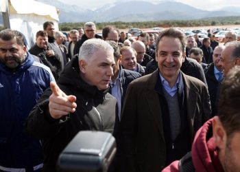 Φωτογραφίες από την επίσκεψη Μητσοτάκη στο Ηράκλειο για το νέο αεροδρόμιο