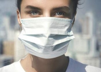 Ηράκλειο: Άδειασαν τα φαρμακεία από μάσκες προστασίας (VIDEO)