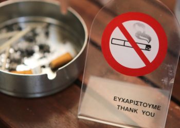 Σαρωτικοί έλεγχοι και πρόστιμα «βροχή» για τον αντικαπνιστικό νόμο