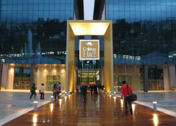 Κορωνοϊός: Κλείνει το Golden Hall μετά τον εντοπισμό κρούσματος