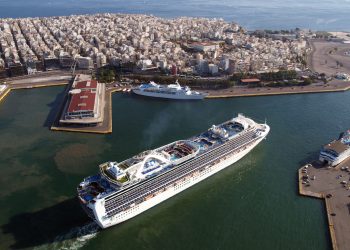 Κορωνοϊός: Κρουαζιερόπλοιο τέθηκε σε κατάσταση συναγερμού ενώ βρισκόταν στην Ελλάδα – Πέρασε και από Κρήτη
