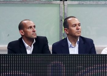 Οι αδελφοί Αγγελόπουλοι δώρισαν 1 εκ. ευρώ για δαπάνες εξοπλισμού των ΜΕΘ