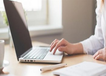 Κορωνοϊός: Το υπουργείο Εργασίας εξετάζει τηλεργασία στο Δημόσιο (VIDEO)