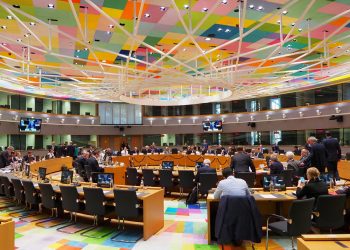 Το κρίσιμο σημερινό Eurogroup για τον κορωνοϊό – Τι θα ζητήσει η Ελλάδα