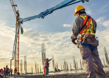 Ο κορωνοϊός παραλύει τις οικοδομικές εργασίες…