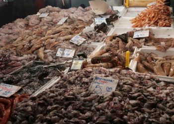 Καθαρά Δευτέρα: Ποια καταστήματα και τι ώρες θα λειτουργήσουν