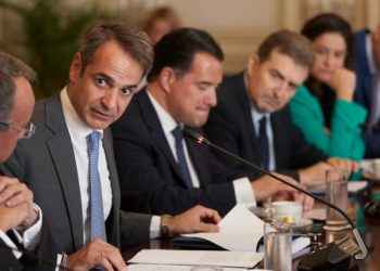 Επισπεύδονται τα μέτρα στήριξης επιχειρήσεων και εργαζομένων για τον κορωνοϊό