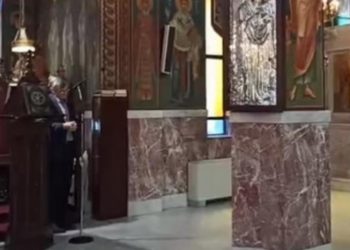 Κορωνοϊός: Ο Σωτήρης Τσιόδρας έψαλε την Κυριακή σε εκκλησία