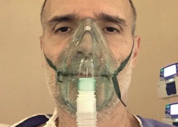 Ιταλός γιατρός που θεραπεύτηκε από τον κορωνοϊό: «Είδα ασθενείς να πεθαίνουν, ξέρω την επιθετικότητά του!»