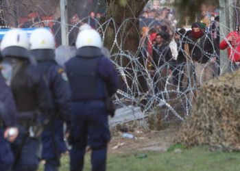 Η Ελλάδα δέχεται επίθεση και ορθώς αμύνεται