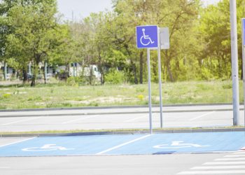 Παρατείνεται η ισχύ των "μπλε καρτών" για τα ΑμεΑ