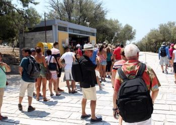 Ελπίδες για επανεκκίνηση του τουρισμού τον Ιούνιο