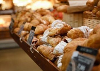 Αυτά τα καταστήματα θα είναι ανοιχτά σήμερα Δευτέρα του Πάσχα