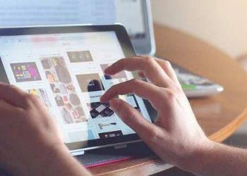 Tablets και laptops σε μαθητές – Ενισχύεται ο εξοπλισμός των σχολείων