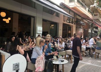 Ποια καταστήματα ανοίγουν σήμερα