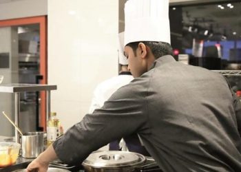 Το ΕΚΗ στηρίζει μάγειρες και ζαχαροπλάστες