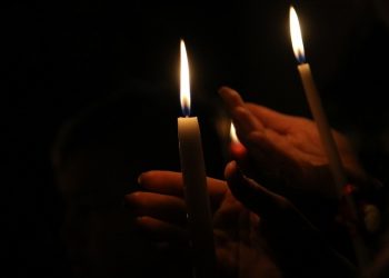 «Χριστός Ανέστη» τα μεσάνυχτα στις Εκκλησίες