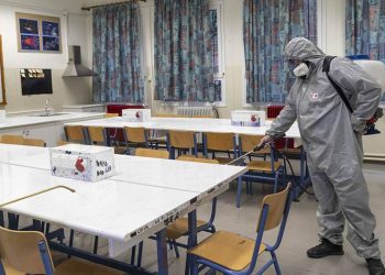 Οι μαθητές νηπιαγωγείων και δημοτικών σχολείων επιστρέφουν από σήμερα στις αίθουσες!