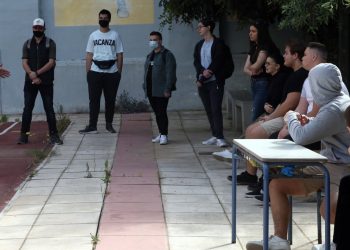 Οι μαθητές της Γ' Λυκείου έμειναν σπίτι – Οργή για τον… big brother