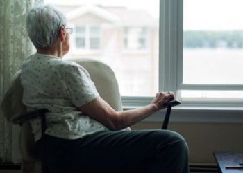 Βαρύ το κόστος της καραντίνας για τους ηλικιωμένους