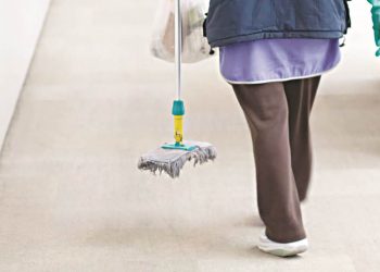 «Οι σχολικοί καθαριστές και καθαρίστριες πρέπει να τυγχάνουν σεβασμού και προστασίας και όχι εμπαιγμού»