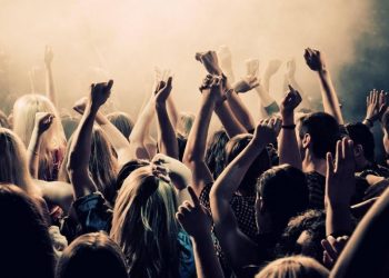 Ποιες επιχειρήσεις ανοίγουν από σημερα και πώς θα λειτουργήσουν