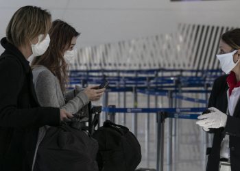 Διευκρινίσεις για τη διαχείριση επιβεβαιωμένων κρουσμάτων μεταξύ τουριστών