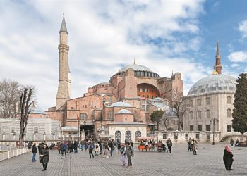 Μετατρέπεται σε τζαμί η Αγία Σοφία – Yπέγραψε ο Ερντογάν