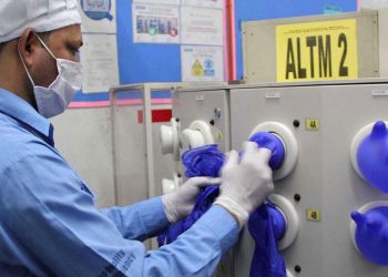 Εκτόξευση κερδών για βιομηχανία γαντιών