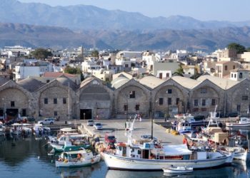 Χανιά: Υπογράφηκε η σύμβαση για την αποκατάσταση των Ενετικών Νεωρίων