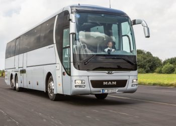 Δεν πιάνουν τιμόνι οι οδηγοί τουριστικών λεωφορείων και συνεχίζουν τον αγώνα τους