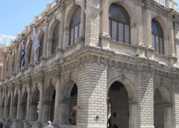 Συνεδριάζει το Δημοτικό Συμβούλιο Ηρακλείου στο Πολιτιστικό Συνεδριακό Κέντρο