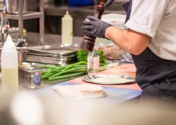 Οργή και αγανάκτηση για τις συνθήκες…γαλερας – Εργαζόμενοι καταρρέουν στους χώρους εργασίας