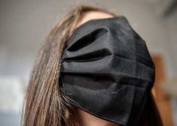 Η ΚΕΔΕ "αδειάζει" το Υπουργείο Υγείας για τις μάσκες – Δεν έχουν δοθεί νέες προδιαγραφές