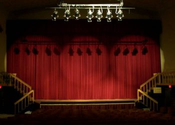 ΔΗΠΕΘΕΚ: Αναστέλλει τις προγραμματισμένες παραστάσεις