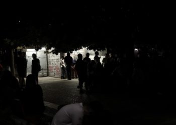 Γεμάτες πλατείες στην Αθήνα, παρά τα νέα μέτρα (VIDEO)