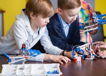 Κεραμέως: «Τα Εργαστήρια Δεξιοτήτων ξεκινούν στα σχολεία μας»