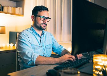 Μέχρι αύριο πρέπει να δηλωθούν όσοι μπαίνουν σε τηλεργασία στην Αττική