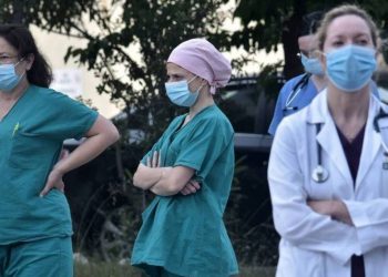 Σε 24ωρη πανελλαδική απεργία οι νοσοκομειακοί γιατροί